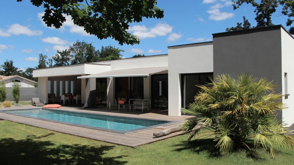 Maisons Bati Sud, constructeur de maisons en Gironde - Photo réalisation de maison Tilla design en toit terrasse