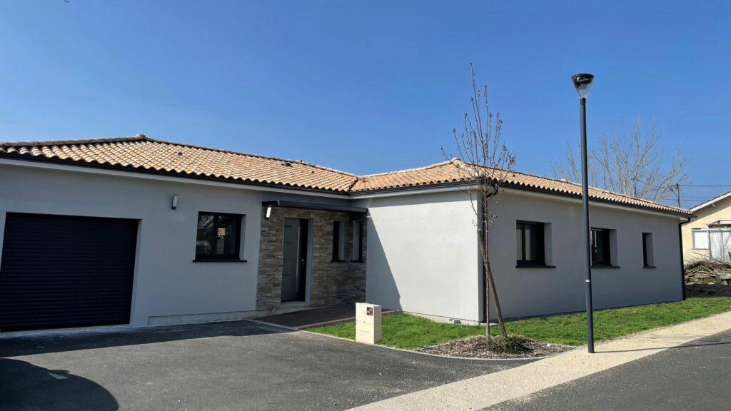 Maisons Bati Sud, constructeur de maisons en Gironde - Photo réalisation de maison moderne au cœur de l’entre deux-mers